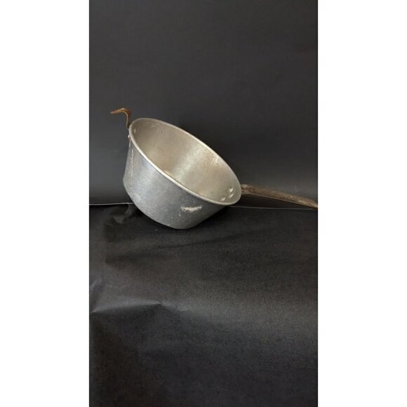 Vintage Aluminum Strainer Pan Small colander Farmhouse cottage deocr 1940s 1950s - Picture 3 of 8